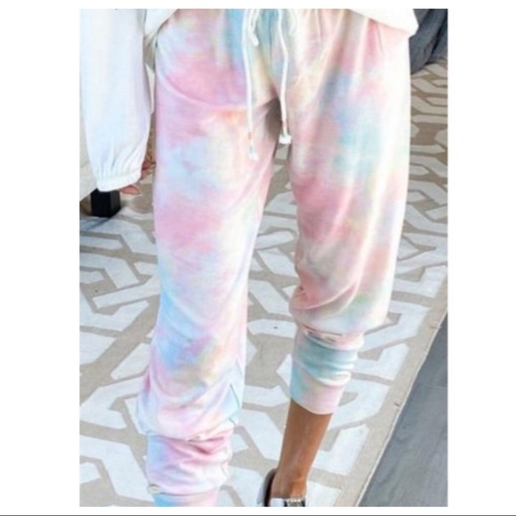 ✨LAST ONE✨MULTI COLOR DRAWSTRING TIE DYE JOGGERS - Picture 3 of 4